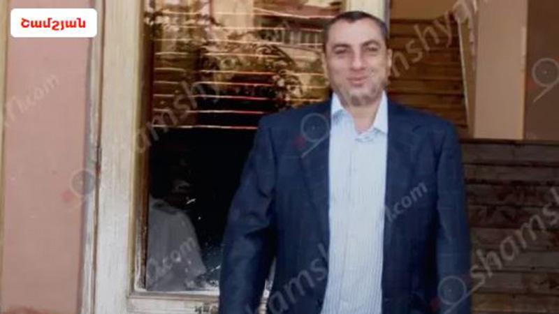 Երևանում ոստիկաններն իրականացրել են «Ապօրինի զենքդ կտրեմ շաքարով» օպերացիան․ հայտնի գործարար Սամվել Ալեքսանյանի քրոջ որդին ու նրա վարորդը տեղափոխվել են Ձերբակալվածների պահման վայր