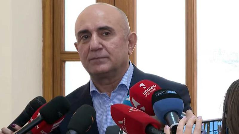 ԼՂ նախագահը, որին ընդդիմադիր դաշտը շատ սիրում է, զանգում է Բաքու, բանակցում. Բաբայան