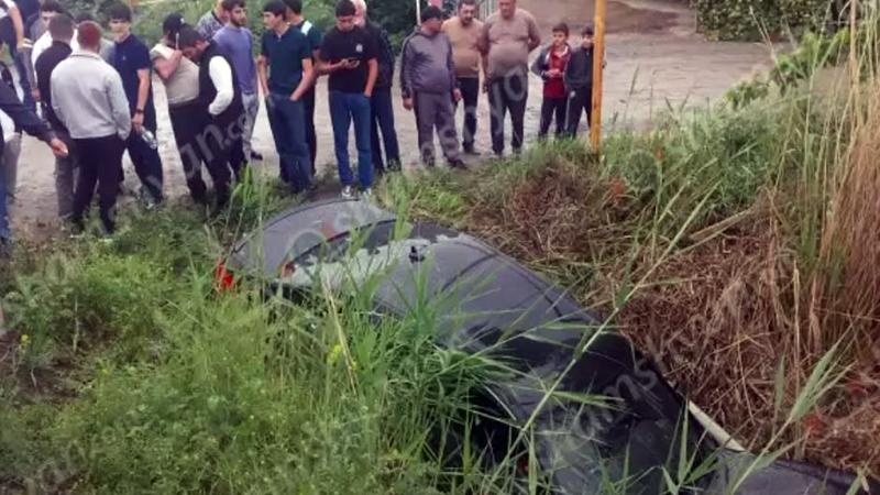 Արմավիրի մարզում «Վերջին զանգի» 19-ամյա մասնակիցը «Mercedes»-ով բախվել է գազատար խողովակին ու հայտնվել ձորակում