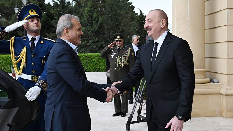 Փեզեշքիանը Բաքու է մեկնում նուրբ ակնարկով, բայց կոշտ զգուշացումով