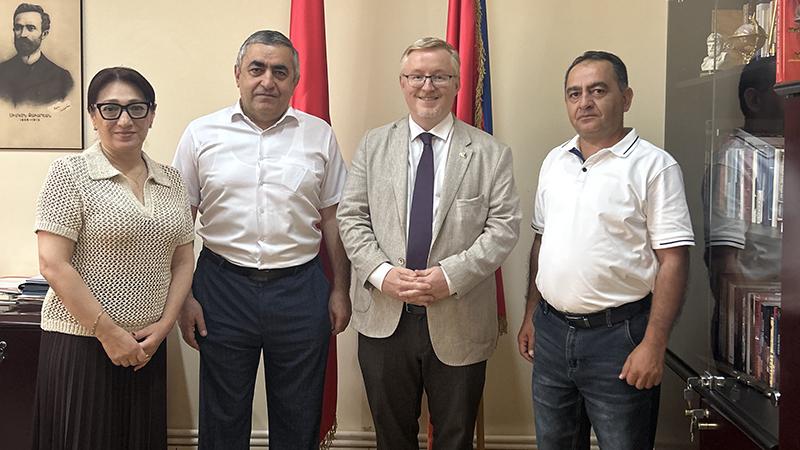 ՀՅԴ Բյուրոյի անդամները հանդիպել են Հայաստանում Կանադայի դեսպանին