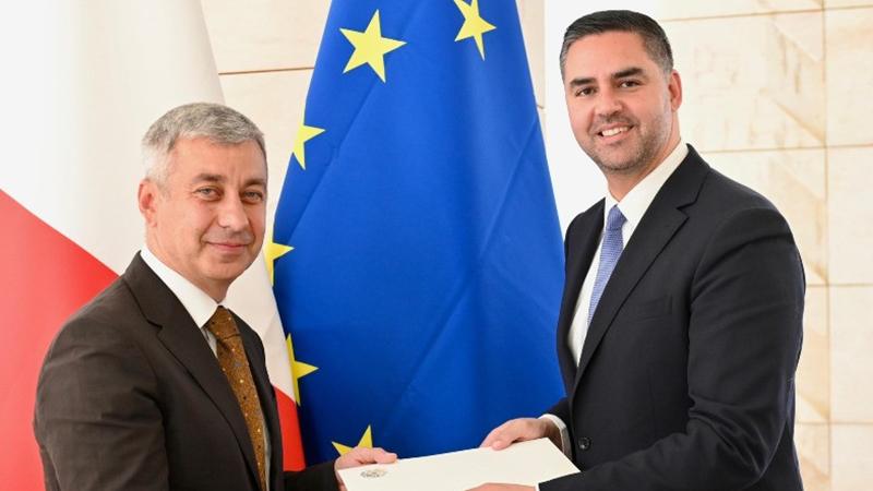 Վլադիմիր Կարապետյանն իր հավատարմագրերի պատճենն է հանձնել Մալթայի ԱԳ նախարարին