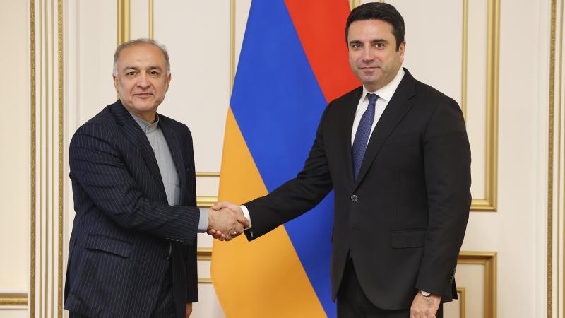 Ալեն Սիմոնյանը հանդիպել է Իրանի դեսպանի հետ