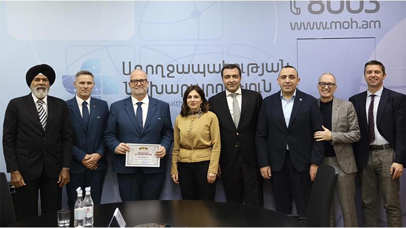 Հայաստանում առաջին անգամ մեկնարկել է ՈՒԵՖԱ-ի ֆուտբոլային բժիշկների կրթական ծրագիրը․ հանդիպում առողջապահության նախարարությունում