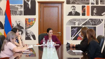 Ժաննա Անդրեասյանը հերթական հանդիպումն է ունեցել մանկավարժների հետ
