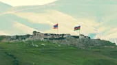 Азербайджанец выстрелил в армянскую женщину на глазах у трех детей. Женщина защищалась. Глава деревни сообщил подробности.