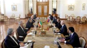 Ararat Mirzoyan a rencontré le ministre des Affaires étrangères de la République islamique d'Iran, Seyed Abbas Araghchi.